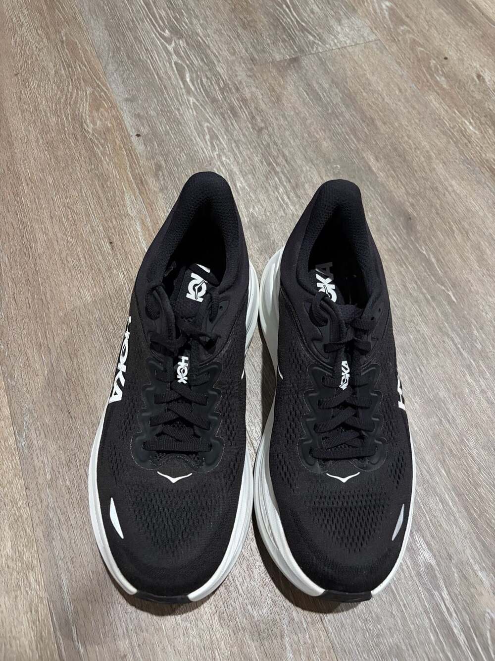 Hoka One One Bondi 9 Wide Running Shoes Black White Women's Size 11D - Picture 2 of 9